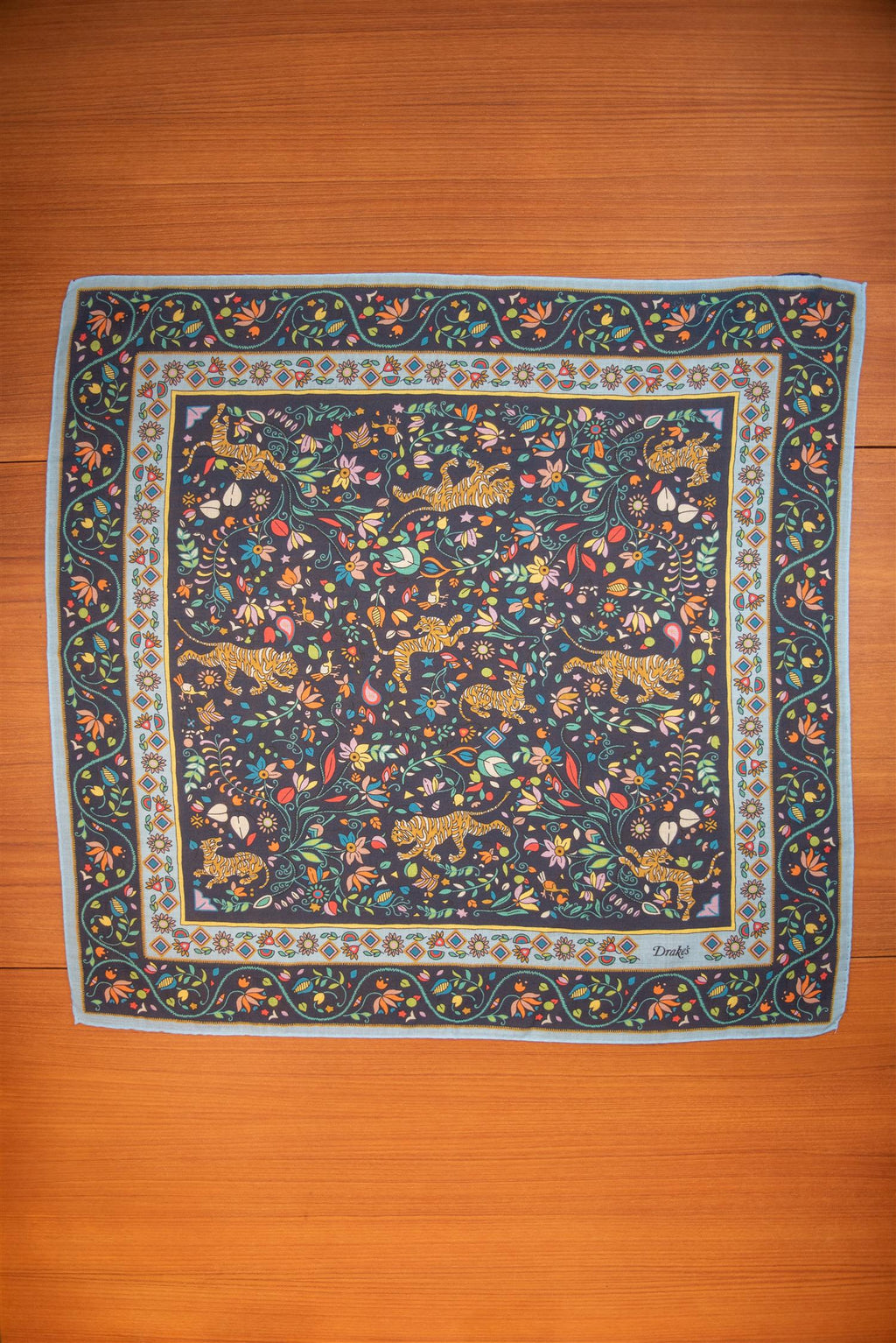 NAVY TIGER GARDEN BANDANA