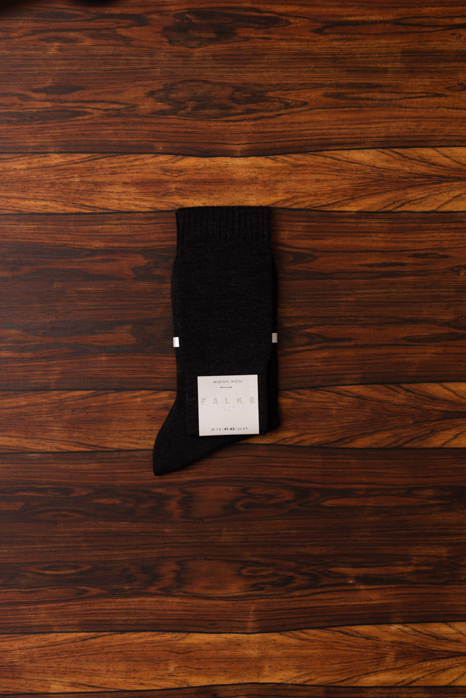 Grey No.7 Extra Fine Merino Kneehigh Socks